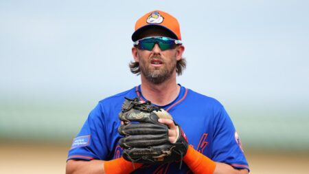 Mets’ Jeff McNeil to open season on injured list with oblique strain