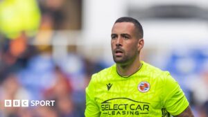 Dean Bouzanis: Charlton Athletic sign veteran goalkeeper until end of season