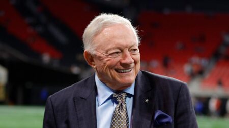 Jerry Jones cancels his annual Scouting Combine bus visit with reporters