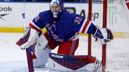 New York Rangers reportedly re-sign goalie Jonathan Quick to another 1-year contract