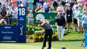 Xander Schauffele flirts with cut line again