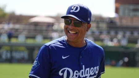 Dodgers reward manager Dave Roberts with 4-year contract extension that runs through 2029