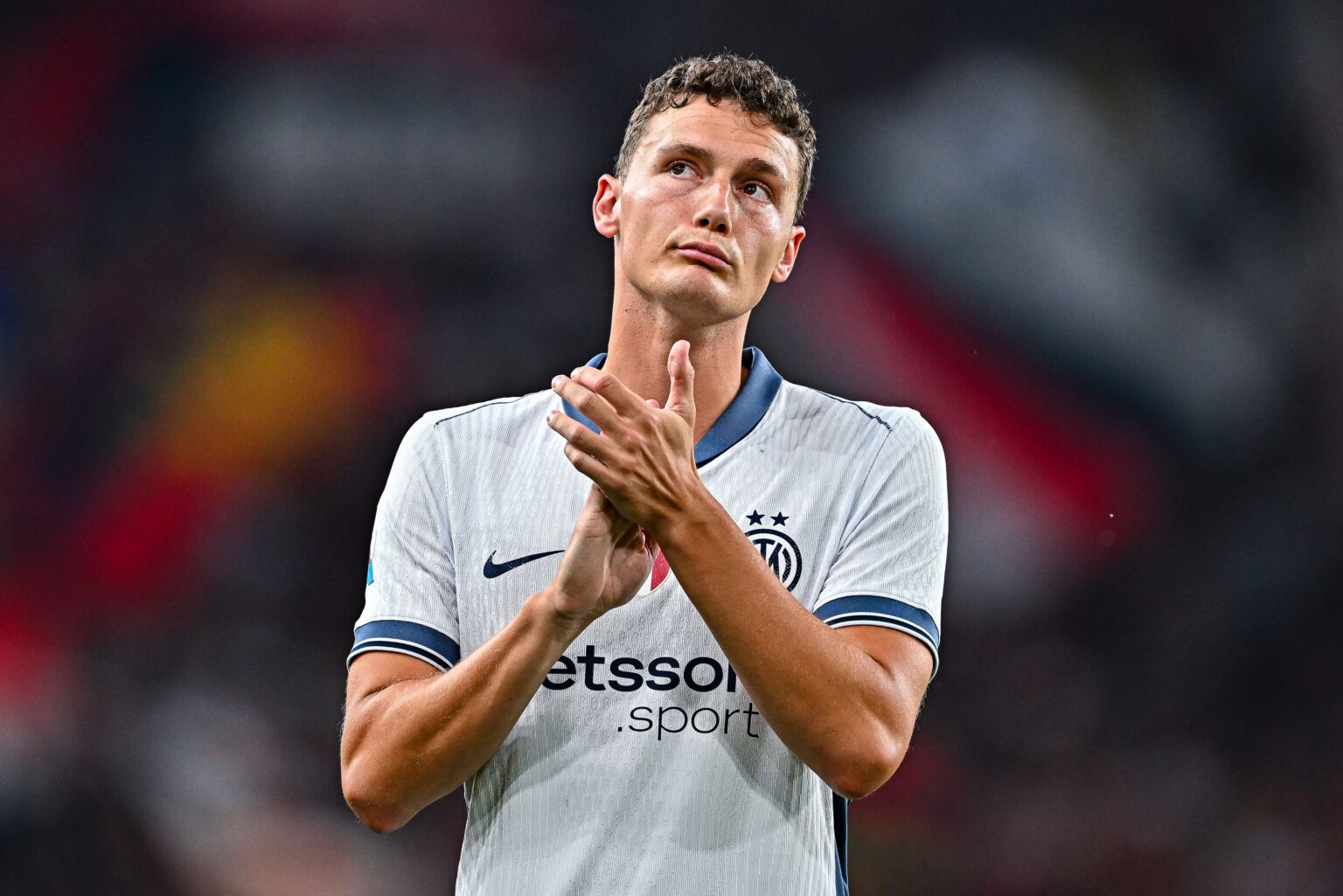 Pavard celebrates Inter Milan reaching UCL quarterfinals vs Feyenoord