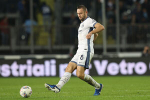 Inter Milan hype up video of Stefan de Vrij goal in Serie A win vs Como
