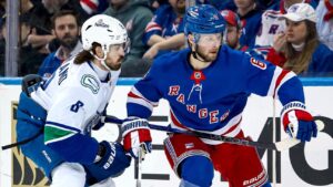 Rangers rally in third period, score four times to win 5-3 against Canucks