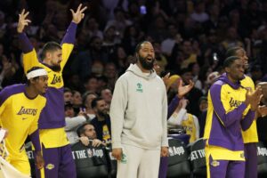 How the Lakers’ Markieff Morris contributes from the bench