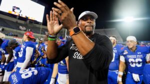 Bowling Green targeting Eddie George: Tennessee State coach emerges as finalist for vacancy, per report