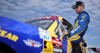 Daniel Hemric creates new culture for No. 19 team in Truck Series return