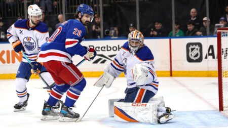 Rangers allow go-ahead goal late in 3-1 loss to Oilers