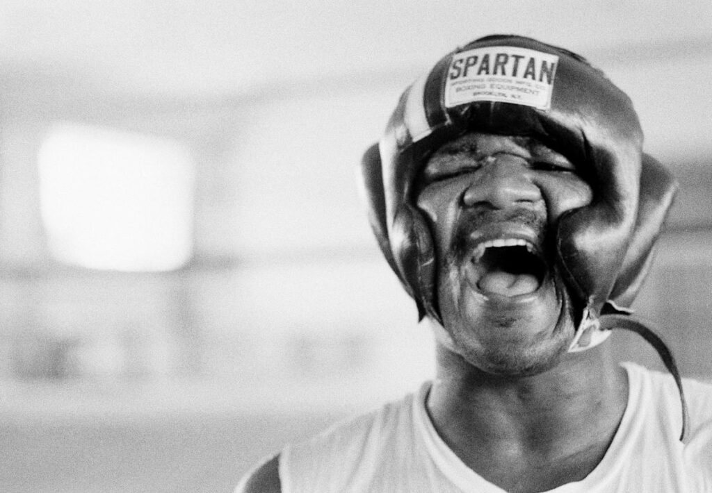 El temible George Foreman que se convirtió en entrañable campeón de los pesados muere a los 76 años