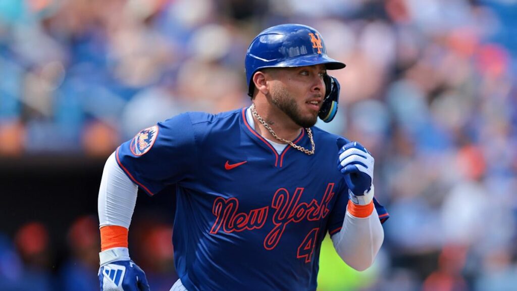 Mets catcher Francisco Alvarez out 6-8 weeks with fractured left hand that needs surgery