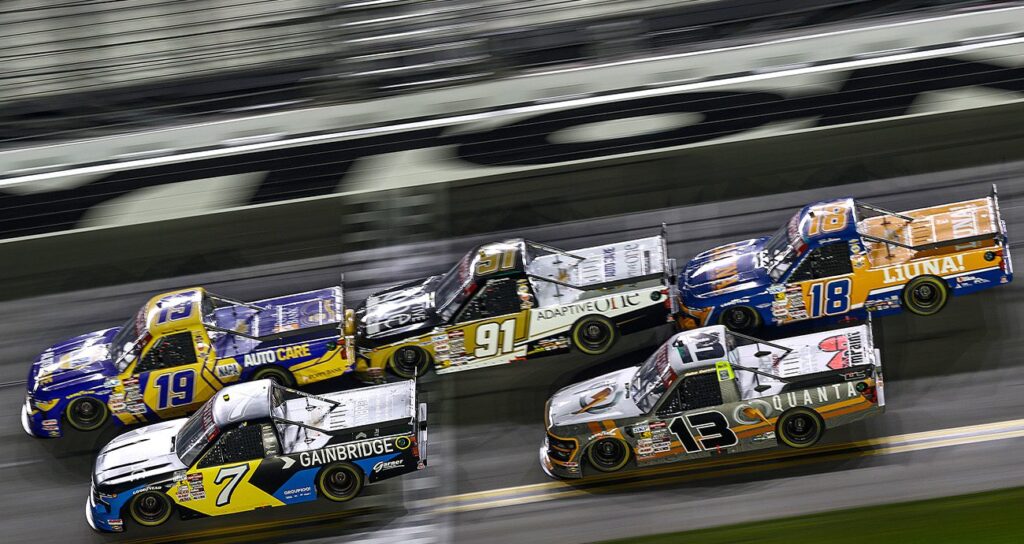 Daniel Hemric creates new culture for No. 19 team in Truck Series return