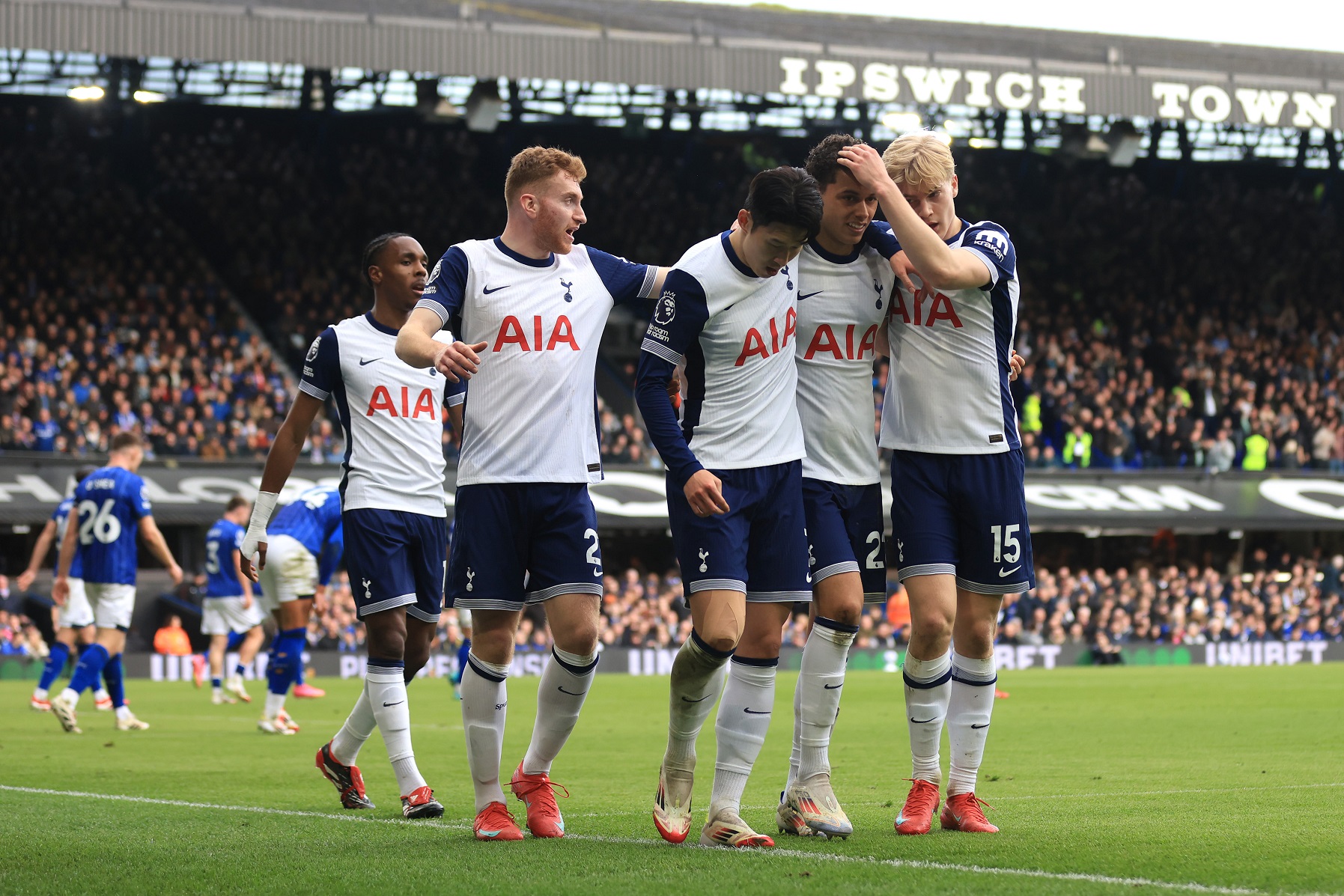 Tottenham players celebrating