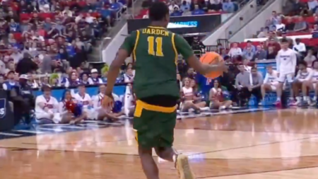 WATCH: Norfolk State player nearly loses shorts while sparking run in hilarious March Madness moment