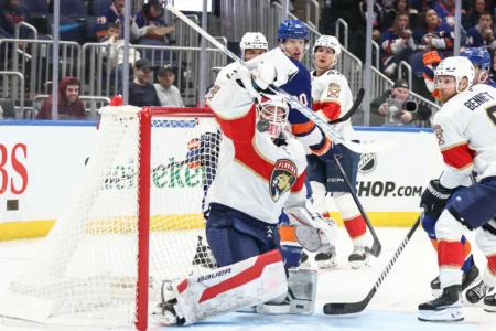 Panthers surrender another late 2-goal lead, lose on Long Island 4-2