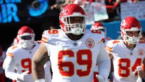 Chiefs re-sign defensive tackle Mike Pennel