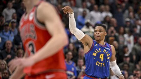 Watch Russell Westbrook move past Kevin Garnett into 20th all-time in points scored with logo 3-pointer