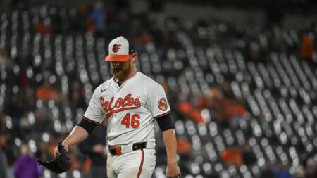 Braves sign nine-time All-Star closer Craig Kimbrel to minor league deal