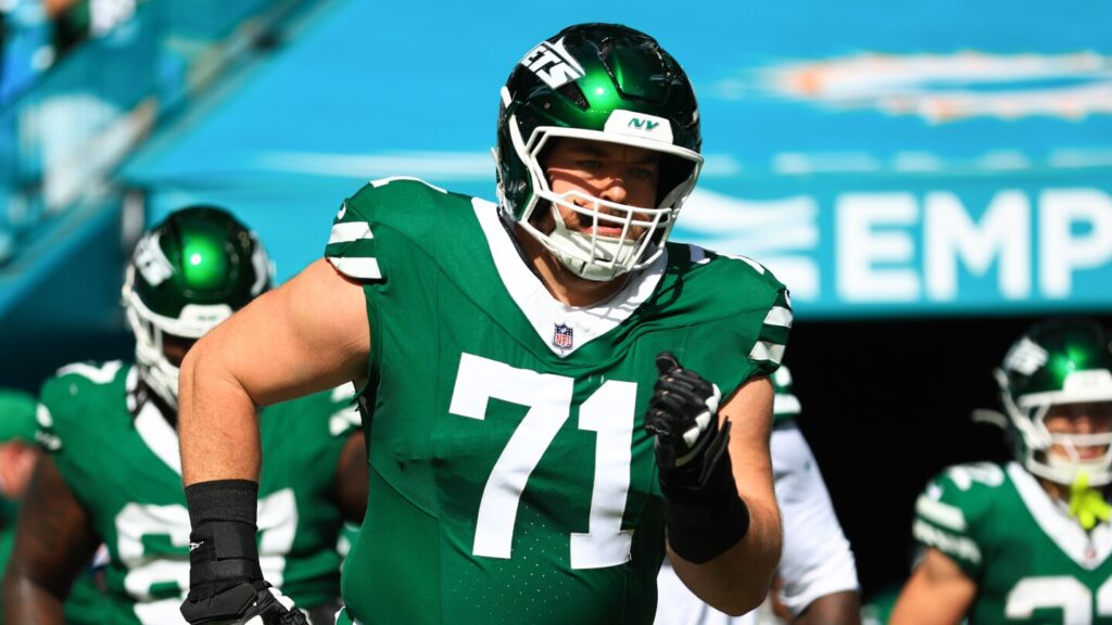 OL Wes Schweitzer agrees to terms with Patriots