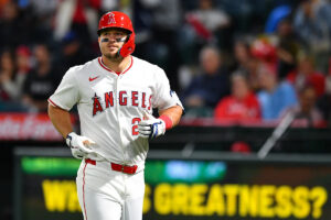 Mike Trout left Wednesday’s Angels-Mariners game as a precaution with knee soreness