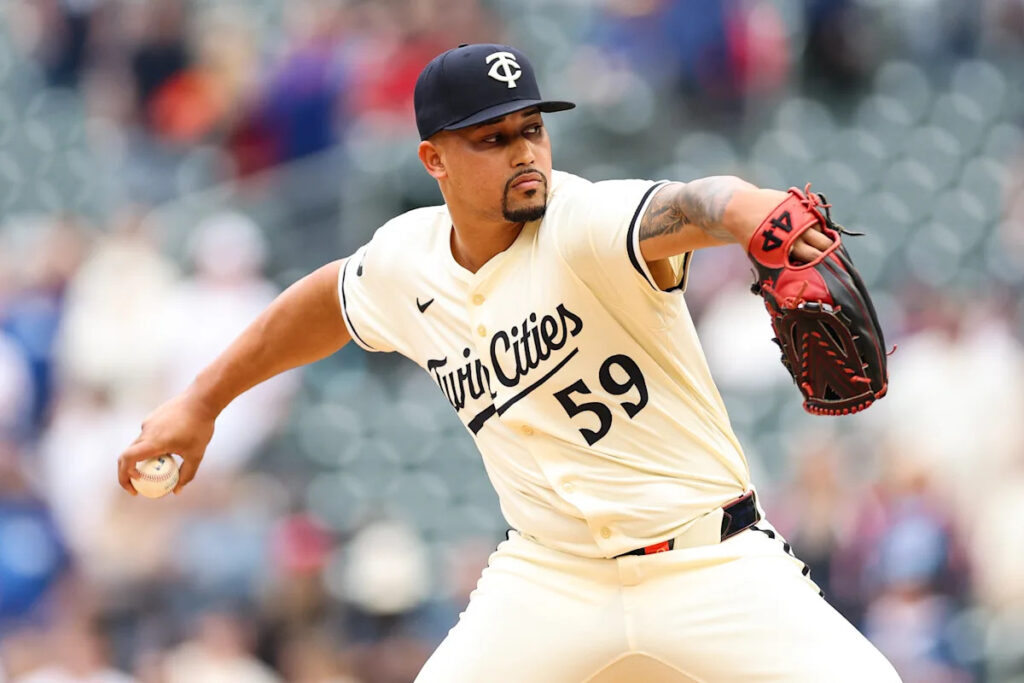 Fantasy Baseball Trade Analyzer: Closers to acquire in deals and ones to move now