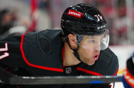 Former Oilers Forward Sticks Around New Team