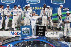 NASCAR Sends Five-Word Message to Kyle Larson After Kansas Race
