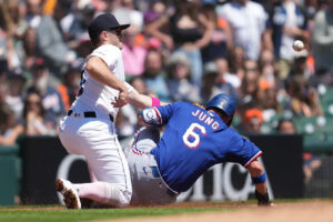 Josh and Jace Jung square off in rare, emotional Mother’s Day matchup with mom watching: ‘My heart is just exploding’