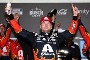 William Byron signs extension to remain with Hendrick through 2029