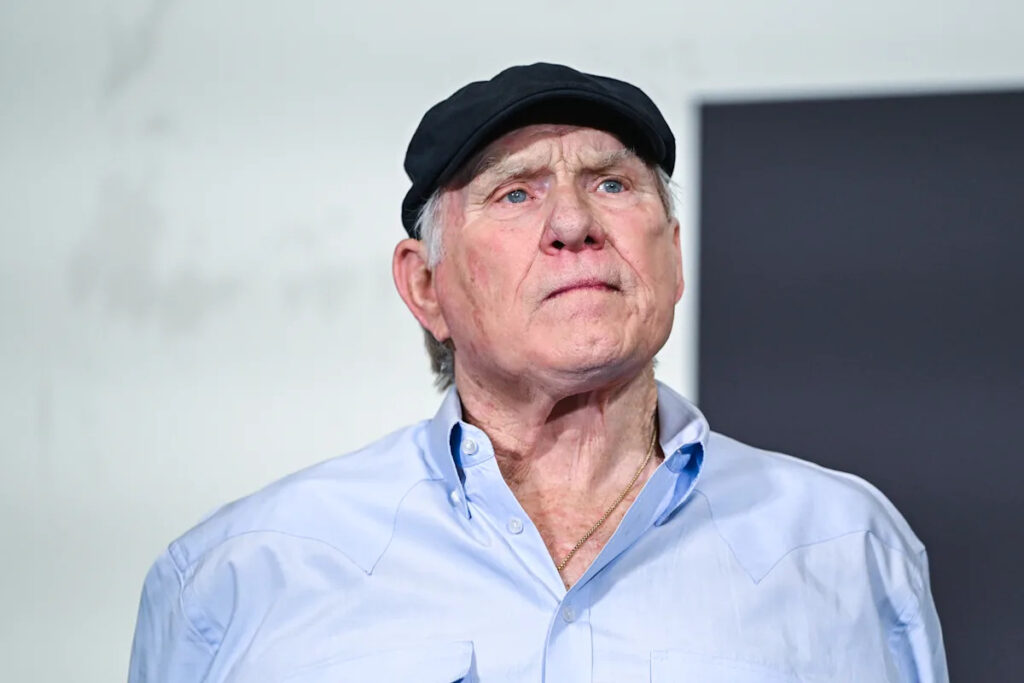 With Terry Bradshaw chiming in on the Aaron Rodgers-Steelers saga, the drama is ramping up in Pittsburgh: ‘That’s a joke’