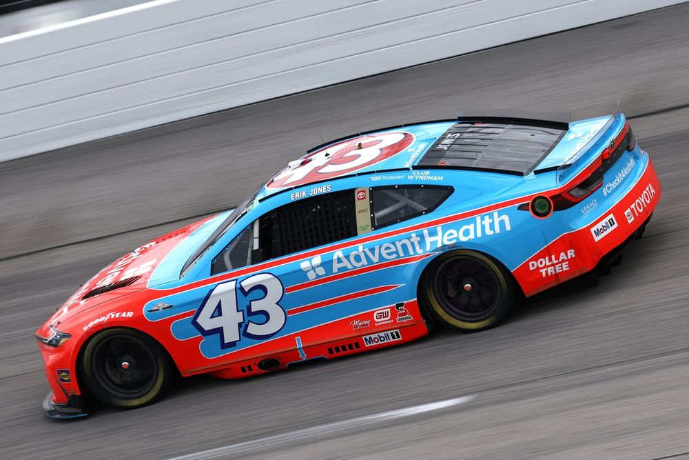 Erik Jones, LEGACY MOTOR CLUB Toyota