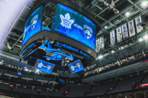 NHL referee leaves Panthers-Maple Leafs Game 7 bloody after catching high stick to the face