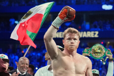 Alvarez hopes to again unify super middleweight division in early Sunday morning fight vs. Scull
