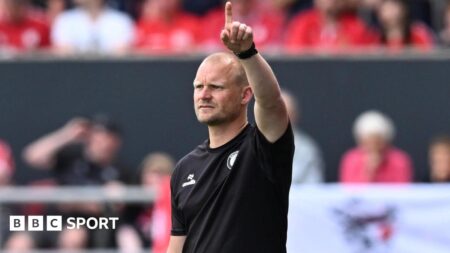 Bristol City: ‘Manning’s tactical tweaks have served Robins well’