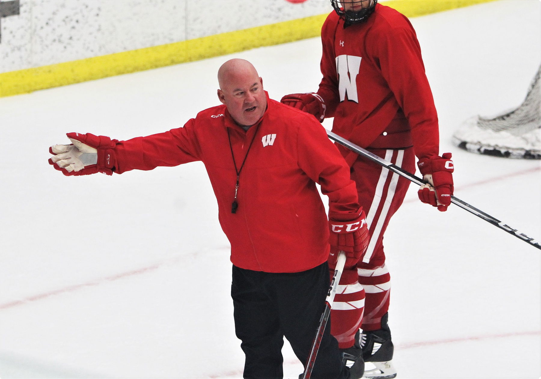 Wisconsin men's hockey coach Mike Hastings guides the team through practice at La Bahn Arena in Madison, Wis. at Tuesday Sept. 26, 2026. (Credit: Mark Stewart / Milwaukee Journal Sentinel / USA TODAY NETWORK)
