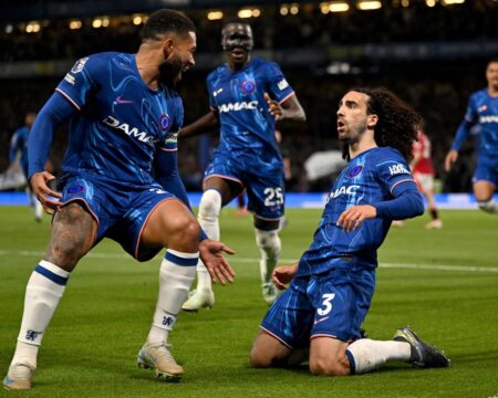 Chelsea close in on Champions League after Cucurella sinks Manchester United