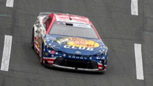 Drivers honor fallen soldiers at Coca-Cola 600