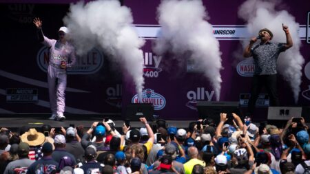 Family info for Cracker Barrel 400
