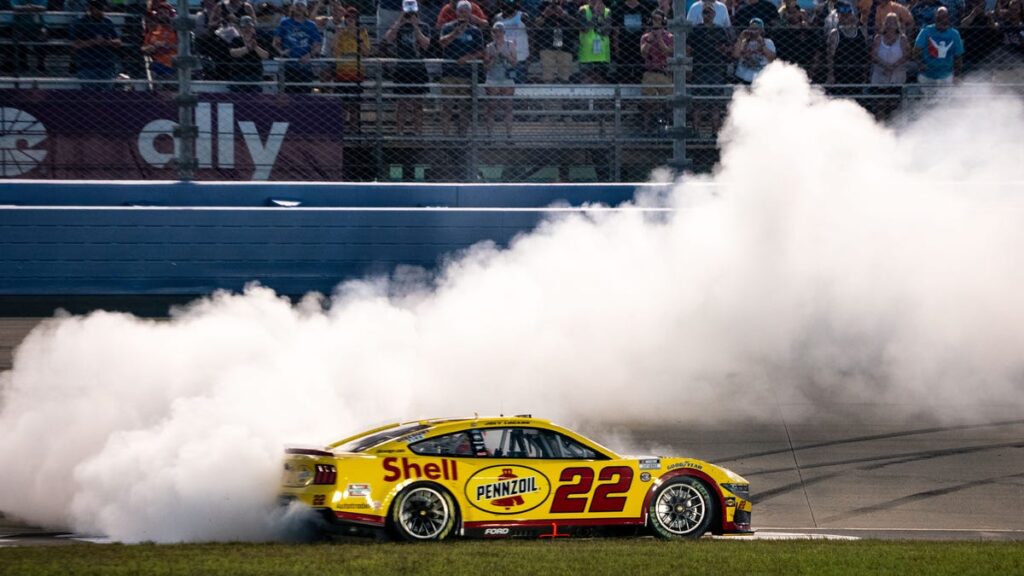 How to buy tickets for Cracker Barrell 400