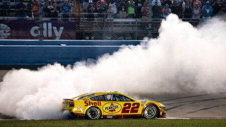 How to buy tickets for Cracker Barrell 400
