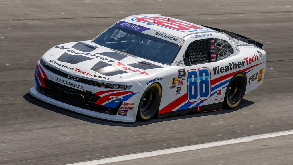 Kyle Larson to drive for injured Connor Zilisch