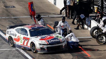 Texas race starting lineup set