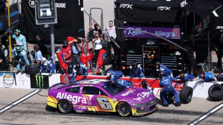 Brad Keselowski blows tire, crashes
