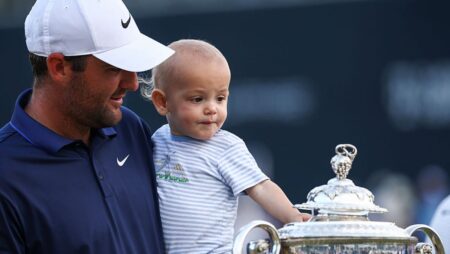 Rory McIlroy remains first but Scottie Scheffler closes gap
