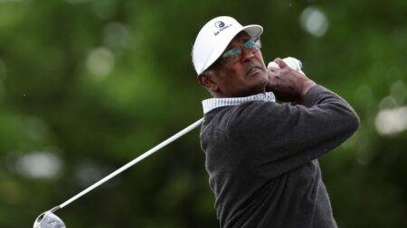 Vijay Singh tied for lead at Senior PGA at Congressional