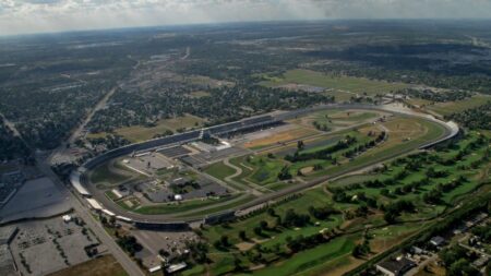 Indy 500 golf course has four holes inside the giant race track