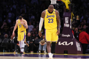 LeBron James reportedly sustained multi-week knee injury during Lakers’ elimination game vs. Timberwolves