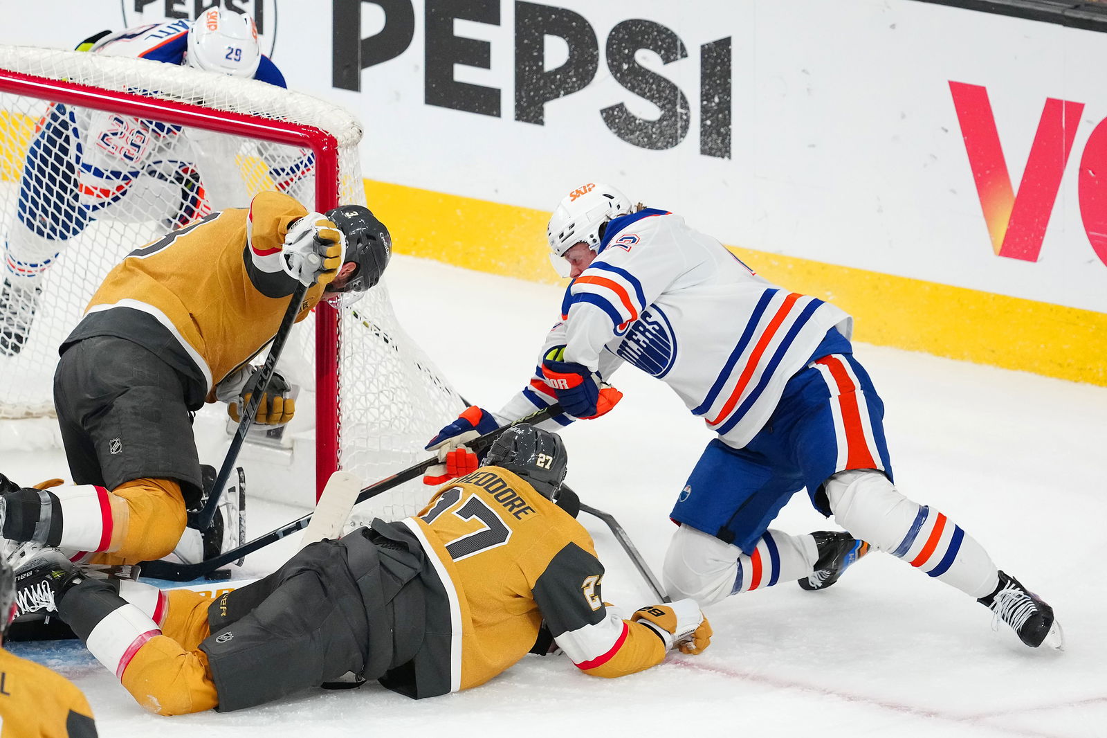 Oilers Kasperi Kapanen Crashes Draisaitl Interview