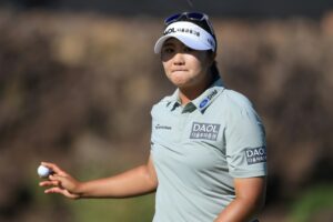 Ryu clings to two-shot lead at LPGA Black Desert Championship