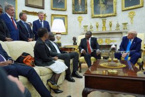 Ernie Els, Retief Goosen join South African president in White House meeting with Trump